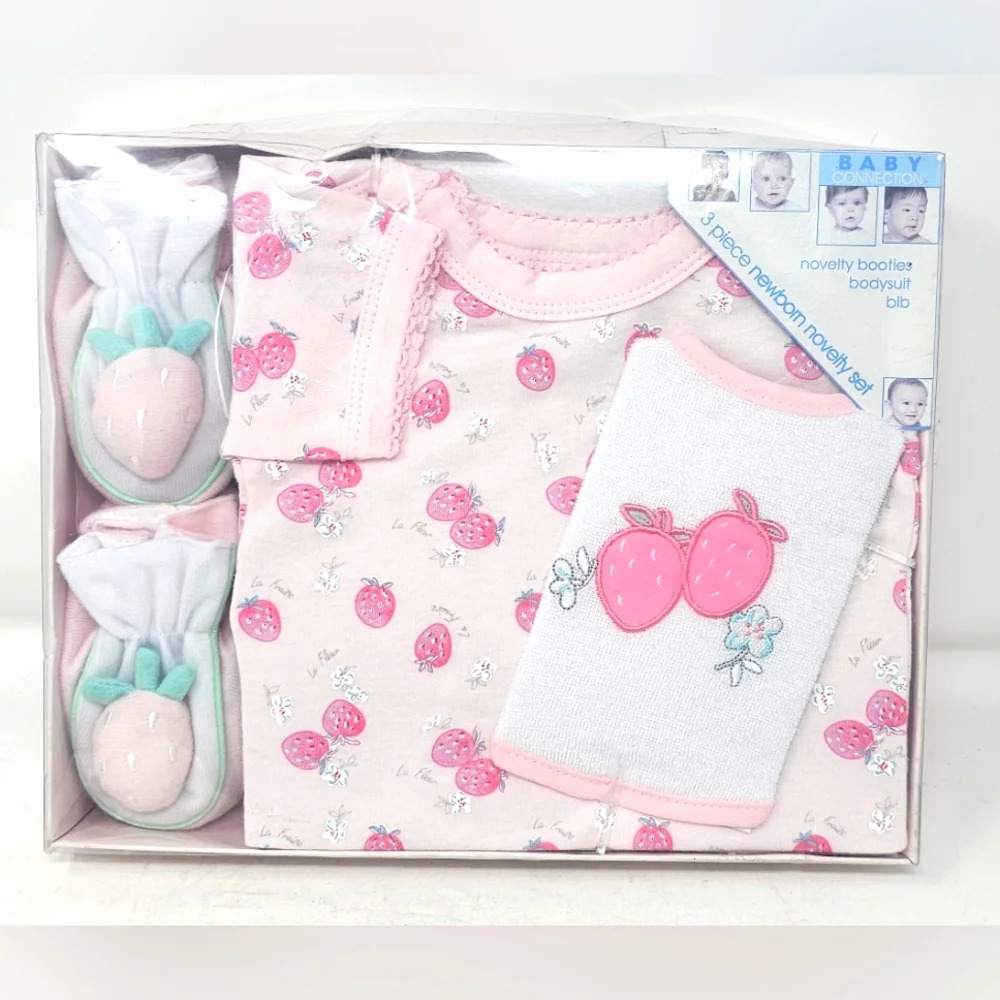 Vintage Baby Connection 3 Piece Newborn Girls Novelty Set Bib Onesie Booties NIB